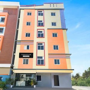 Townhouse Shamshabad Paradise Formerly Blue Petals Hotel